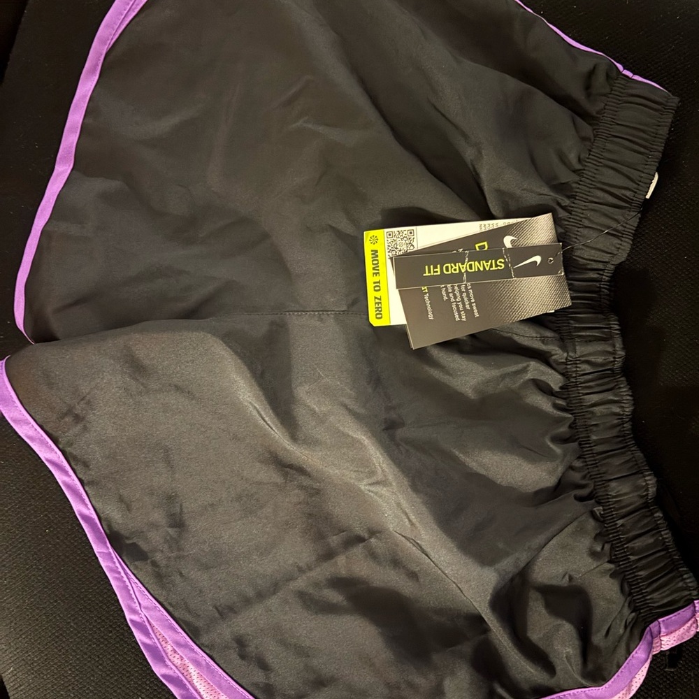 Nike Dri Fit Shorts - Picture 3 of 3